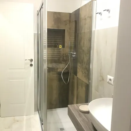 Apartment Raphael Maison *